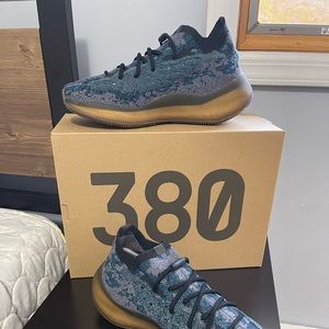 Yeezy Boost 380 Covell - Like new!